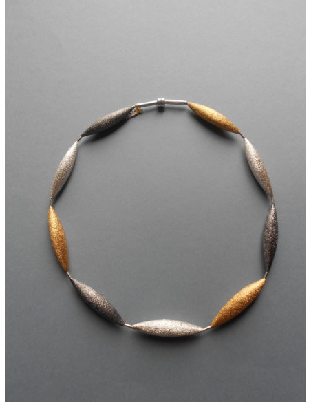 Collar Conos Largos Tricolor