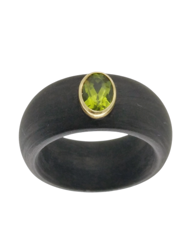 Carbon ring peridot
