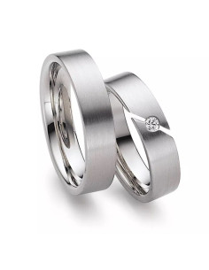 Classic wedding rings