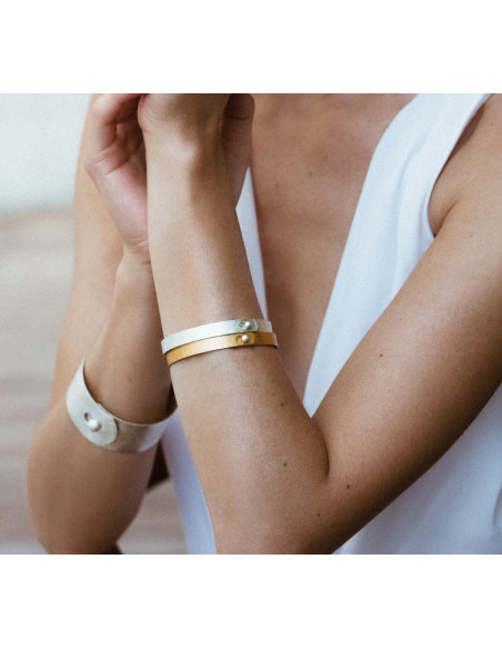 Pulsera Botón Dorada