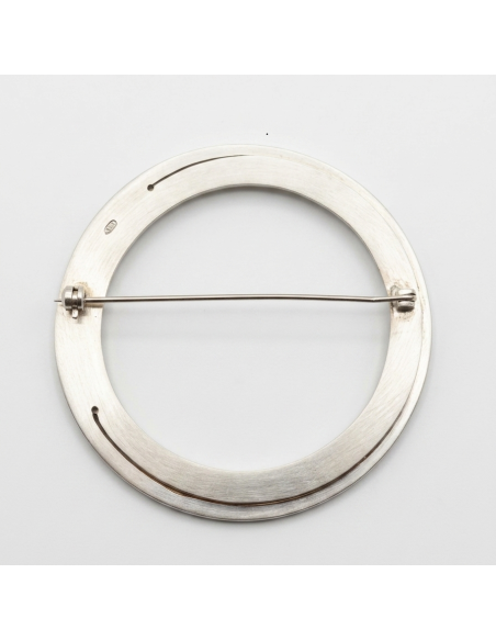 Violet spinel "Looping" brooch